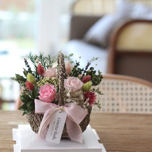 [카타리나플라워]시들지않는 프리저브드 싱그러운 장미꽃바구니선물